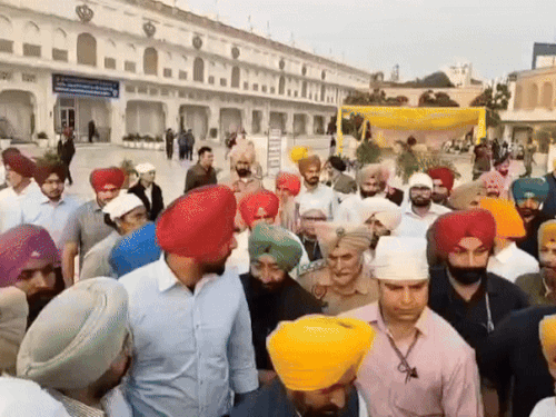 अमृतसर में पंजाब CM ने दरबार साहिब में माथा टेका:  राजा वडिंग के बयान पर मान की नसीहत, करतारपुर कॉरिडोर खोलने की मांग – Amritsar News