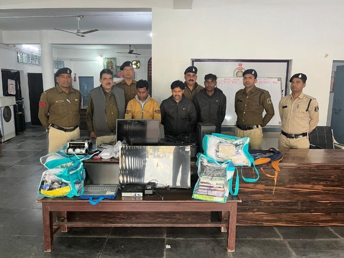 फ्लोरामैक्स धोखाधड़ी मामले में चांपा पुलिस ने 3 आरोपियों को गिरफ्तार किया था।