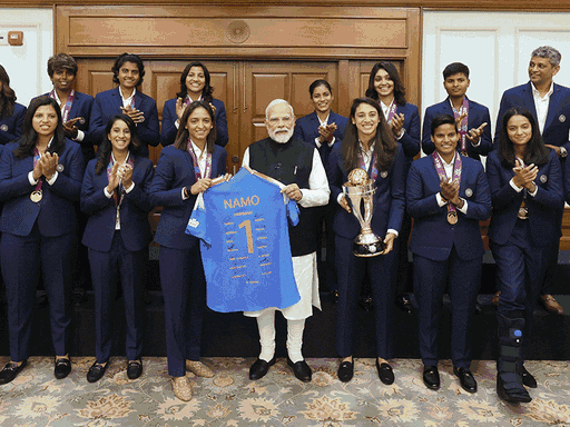 विमेंस वनडे वर्ल्ड कप जीतने वाली भारतीय महिला टीम ने प्रधानमंत्री नरेंद्र मोदी से मुलाकात की