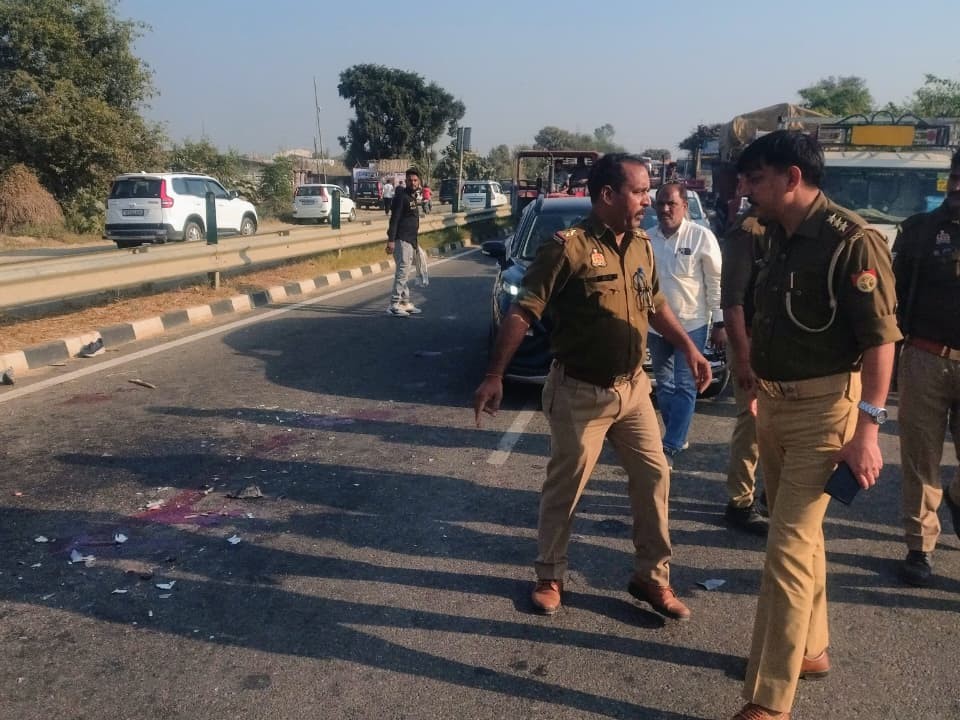 Two youths died in a road accident in Sardhana.