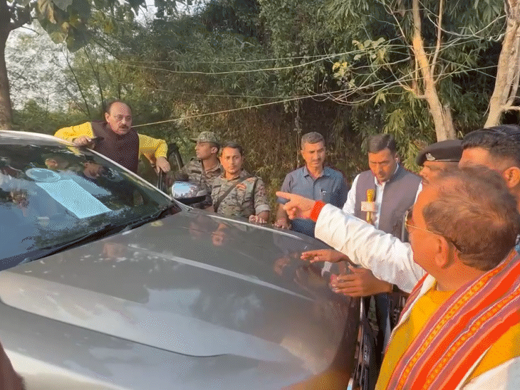 बीच सड़क पर RJD एमएलसी और डिप्टी सीएम विजय सिन्हा के बीच बहस हुई।