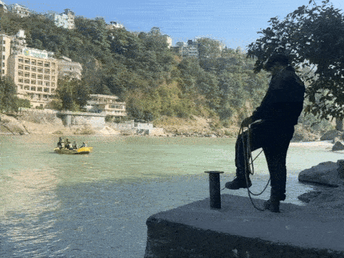 ऋषिकेश में चंडीगढ़ का युवक गंगा में डूबा:  हरियाणा के 4 दोस्तों संग घूमने आया था, पुलिस-SDRF रेस्क्यू में जुटी – Pauri Garhwal (Pauri) News