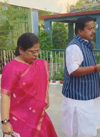 22 तस्वीरों में देखिए बिहार में फेज-1 की वोटिंग:  मां को गोद में लेकर पहुंचा बेटा, मैथिली ठाकुर-विजय सिन्हा ने की पूजा – Bihar News