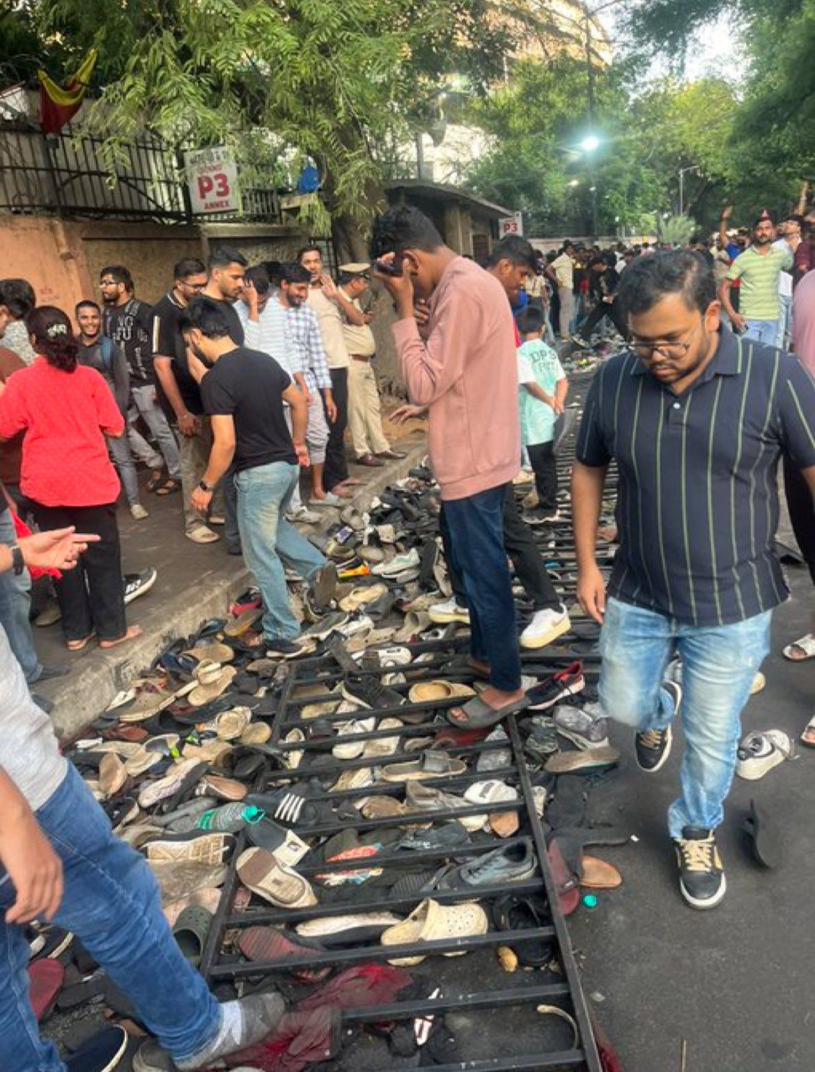 बेंगलुरु में RCB के विक्ट्री परेड के दौरान मचे भगदड़ में 11 लोगों की मौत हो गई थी