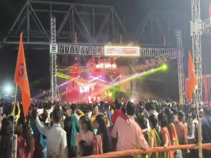 कार्तिक पूर्णिमा पर सांस्कृतिक कार्यक्रम भी हुए।