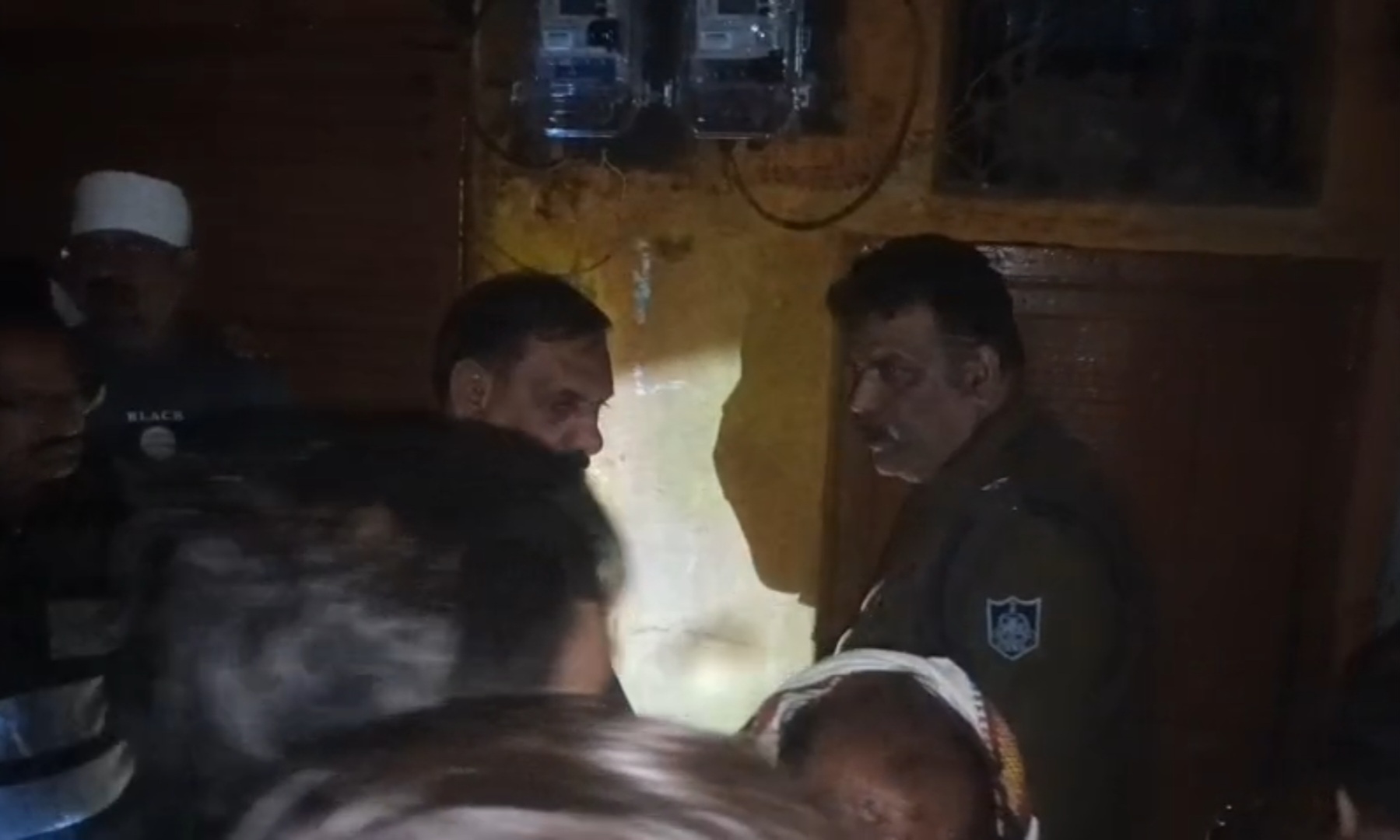 घटना के बाद मकान सील किया गया।