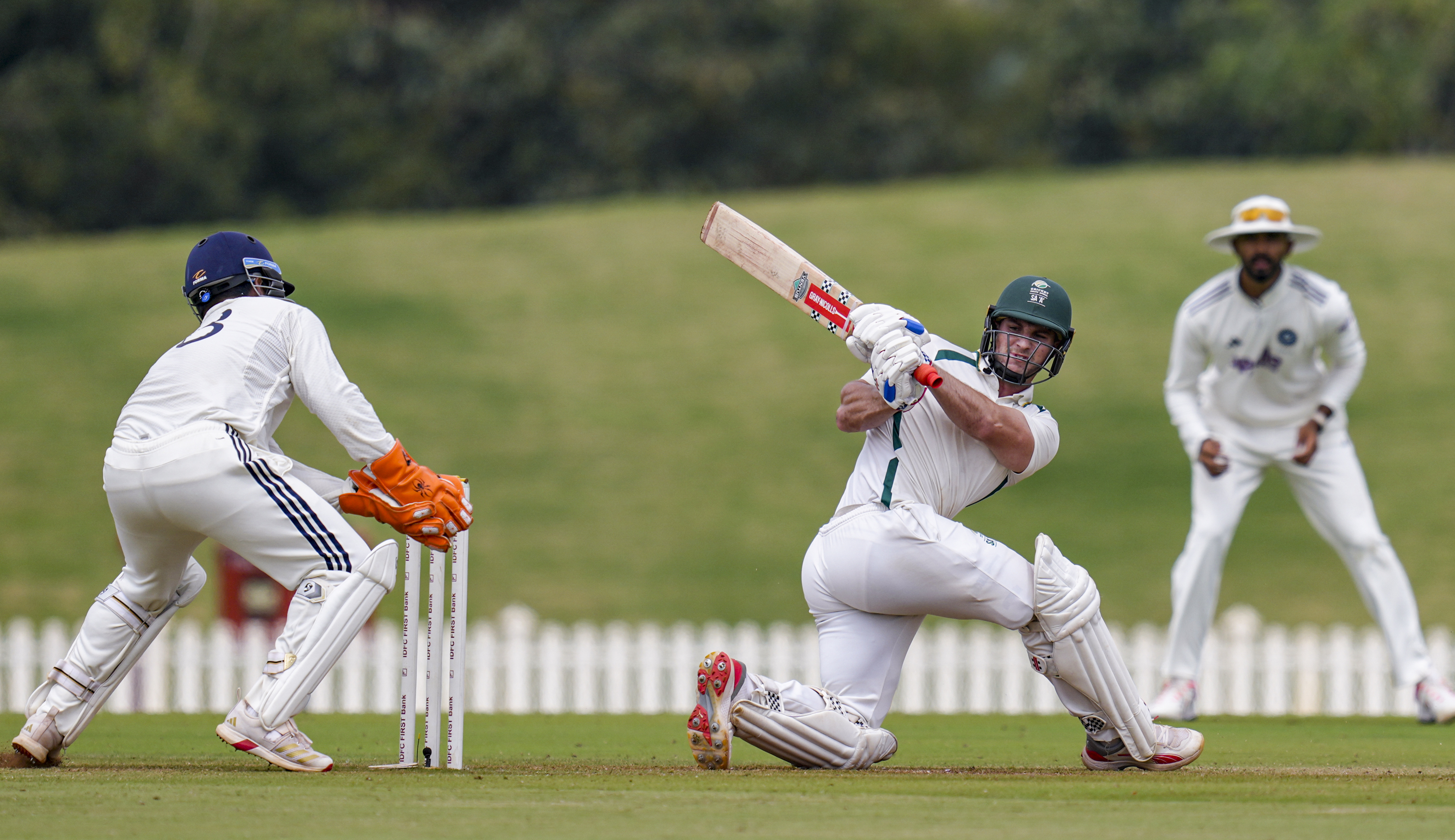 ओपनर जॉर्डन हेरमन 26 रन बनाकर आउट हुए।