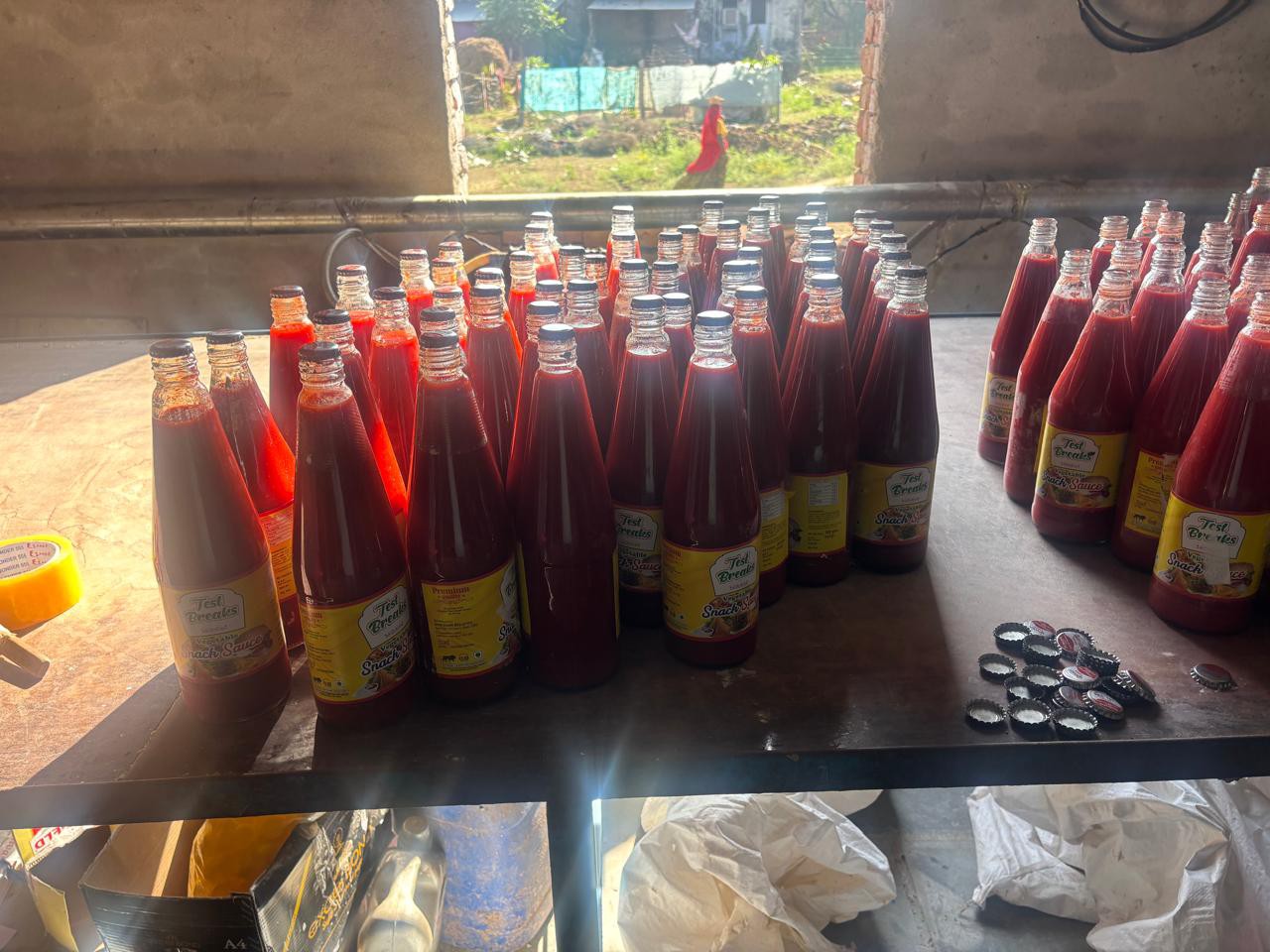 500 kg of adulterated sauce seized in Bassi | बस्सी में 500 किलो मिलावटी सॉस जब्त: 200 किलो सॉस और 1000 किलो पल्प नष्ट, फैक्ट्री सील - Bassi News | Dainik Bhaskar