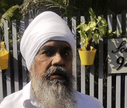 रिटायर्ड सुपरिंटेंडेंट मनिंदर सिंह ने कहा हमे सिक्योरिटी दी जाए।