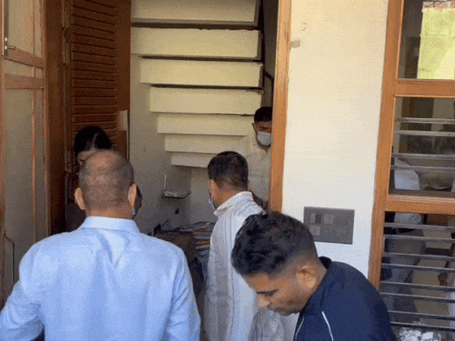 एसआई रमेश की हत्या के बाद मौके पर जांच करती पुलिस टीम।