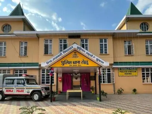 शिमला में बच्चे की पिटाई-जातिगत प्रताड़ना मामला:  शिक्षा विभाग की क्लीन चिट; SMC चेयरमैन ने भी आरोप झूठे बताए, बच्चे को पीटने वाला टीचर गिरफ्तार – Shimla News