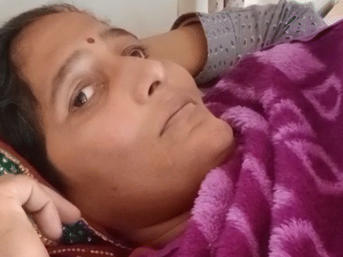 गुड्डी देवी के पहले से 4 बच्चे हैं। उसके पति को 10 साल पहले पैरालिसिस हो गया था।