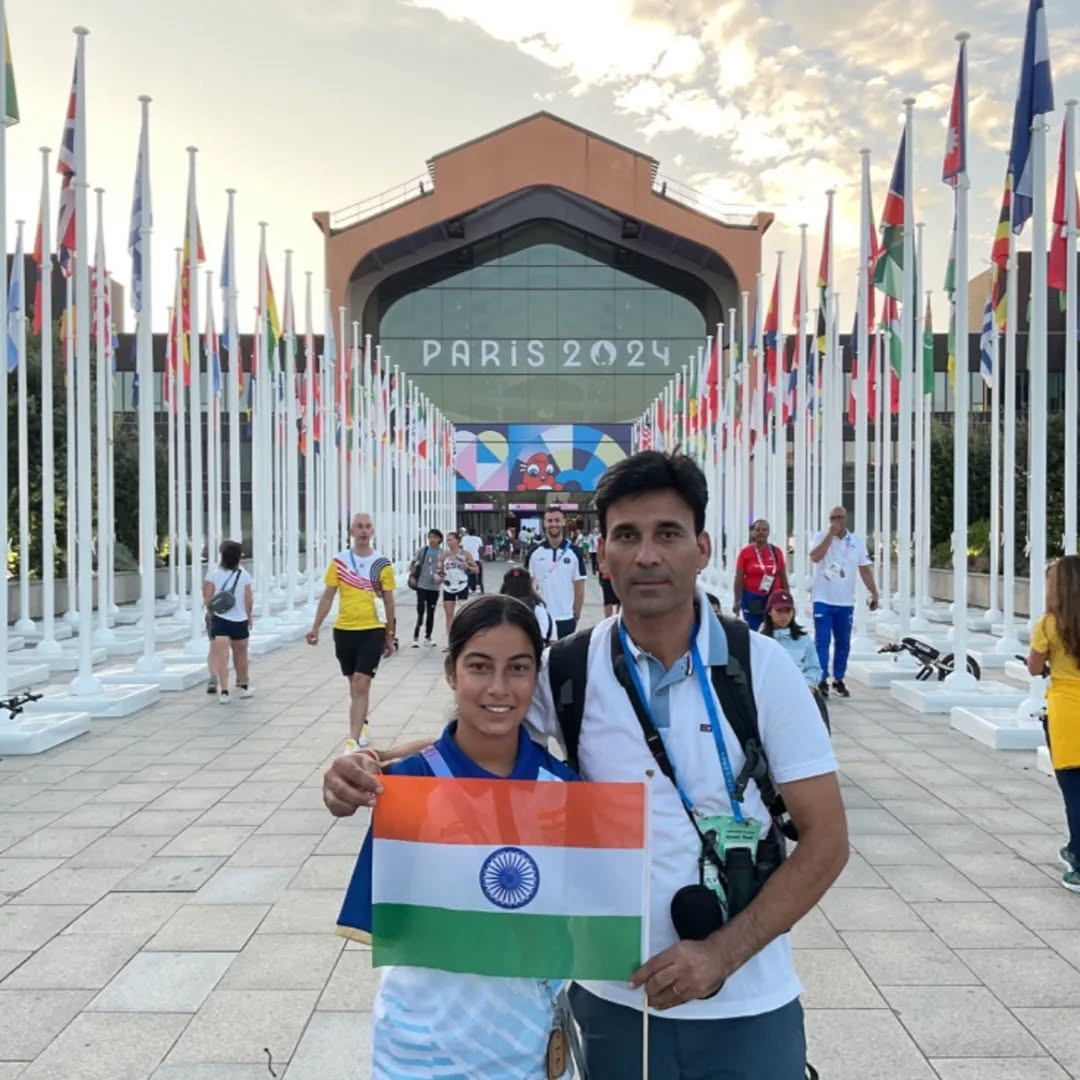 कुलदीप (दाएं) शीतल को लेकर बड़े क्लियर थे कि इसे आर्चरी ही करवाना है। शीतल का इसे लेकर पूरी तरह एक्सेप्टेंस था। (फोटो- सोशल मीडिया से)