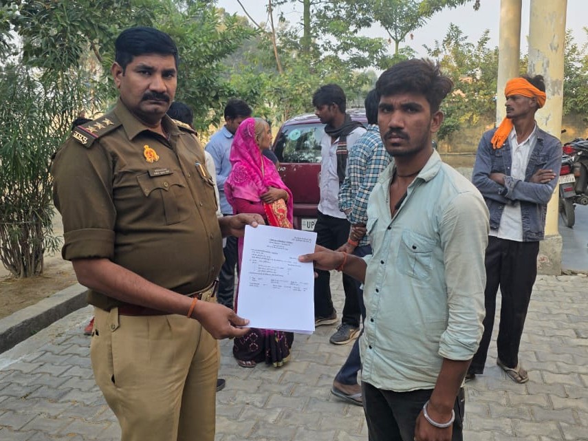 Case of dead body of a married woman found hanging in Shahjahanpur