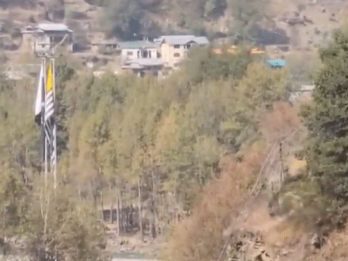 आतंकी केरन सेक्टर के घने जगंलों में छिपे थे।