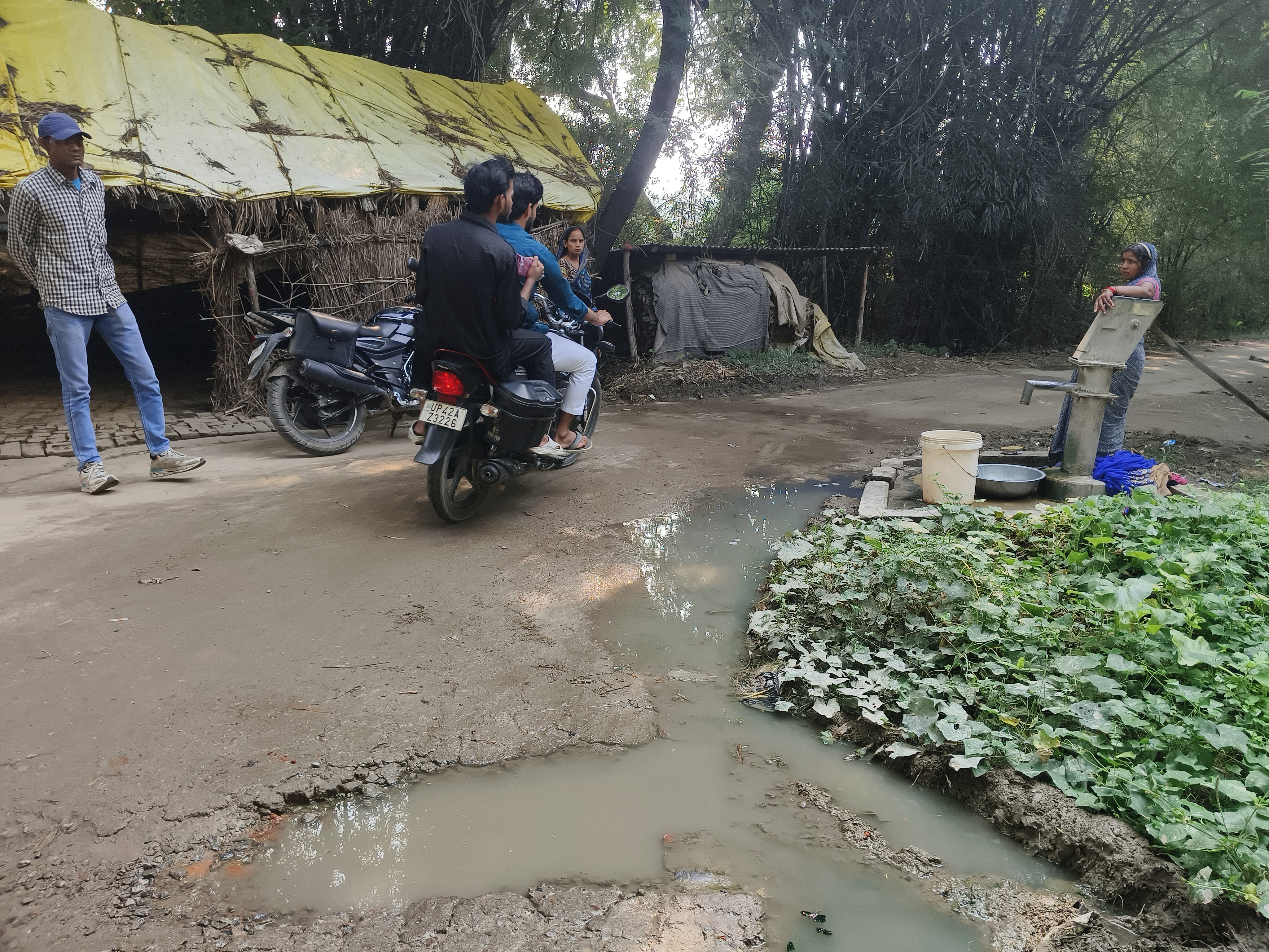 The CC road in the entire Pandey Ka Purwa is dilapidated.