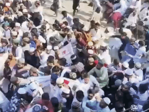 Bareilly riot accused Tauqeer Raza's bail plea rejected | मौलाना तौकीर ...