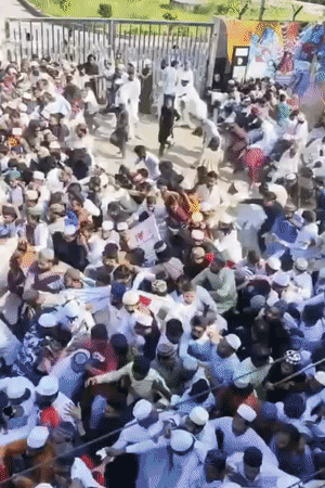 Bareilly riot accused Tauqeer Raza's bail plea rejected | मौलाना तौकीर ...