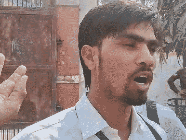 प्रत्यक्षदर्शी छात्र शोभन ने पूरी घटना बताई। कोई भी टीचर मदद के लिए आगे नहीं आया।