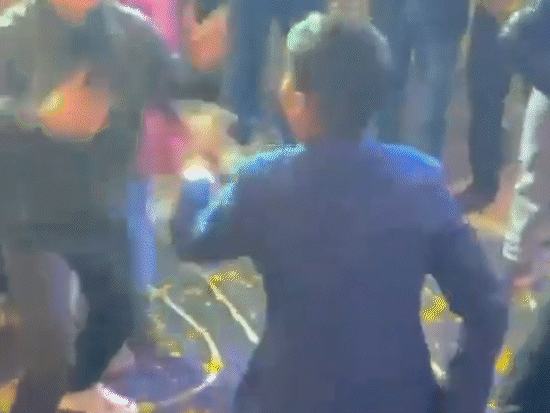 ठेठ बुंदेली अंदाज में भोजपुरी गीतों पर डांस स्टेप करती क्रांति।