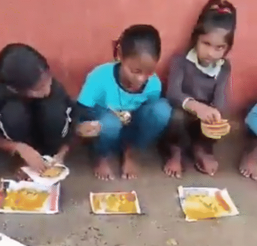 ये घटना श्योपुर के विजयपुर ब्लॉक के मिडिल स्कूल की है।