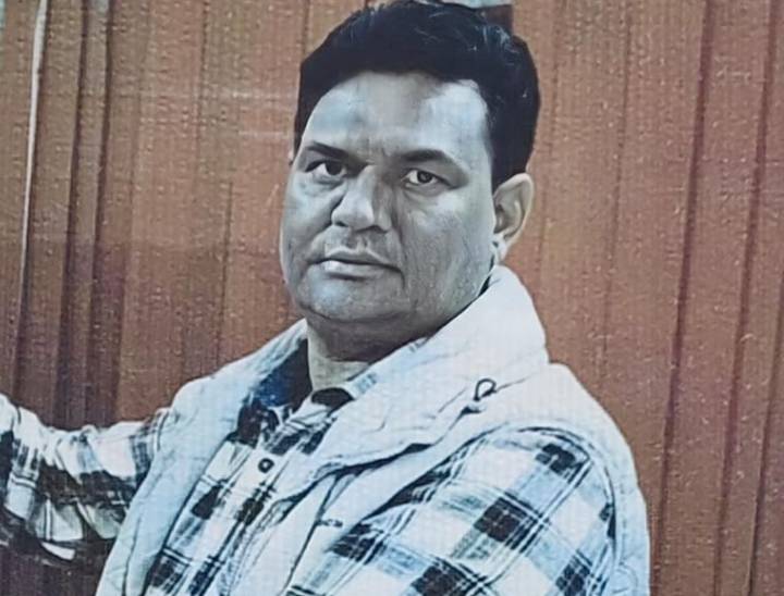 ये डीएवी कॉलेज के प्रिंसिपल प्रदीप कुमार हैं, जिनका कहना है कि छात्र के साथ मारपीट नहीं की गई।