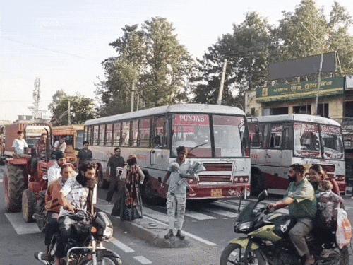 किसान नेता सौरभ मिनहास की मौत के बाद गुस्से में किसानों ने हाईवे पर जाम लगा दिया।