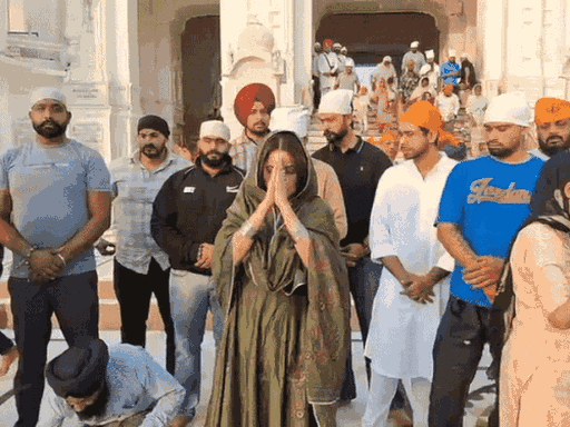 करीब 12 दिन पहले अभिनेत्री शहनाज गिल और उनकी टीम हरिमंदिर साहिब में पहुंची थी।