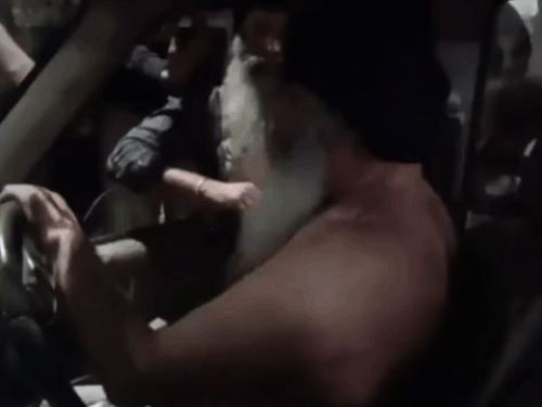 निहंग के कपड़े उतरवा कर गाड़ी में बैठाया