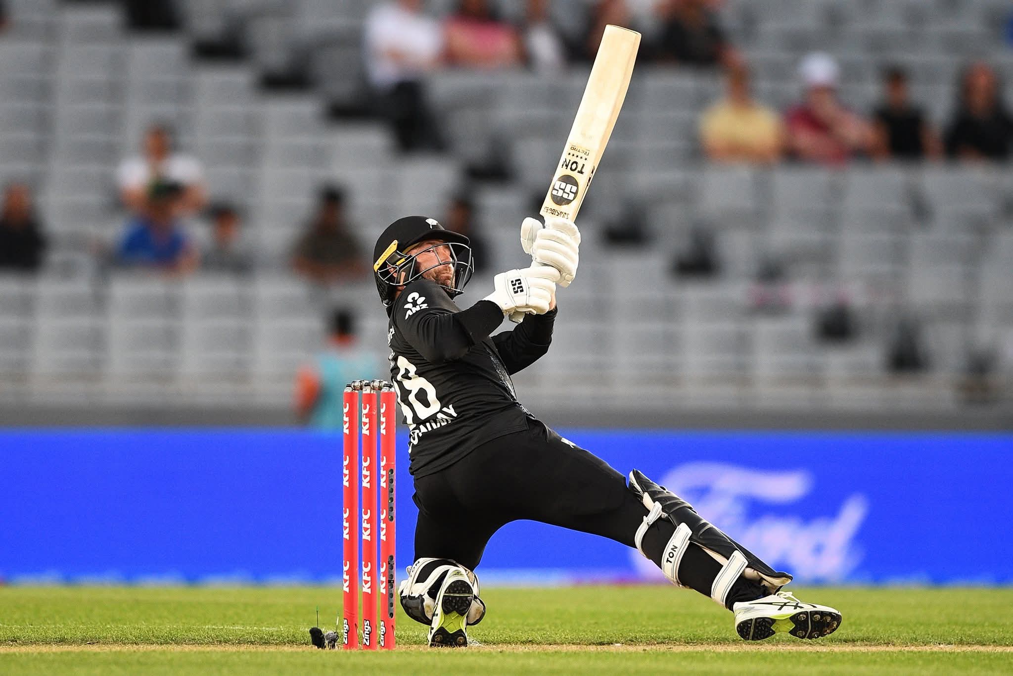 डेवोन कॉन्वे ने 34 गेंद में 56 रन बनाए।