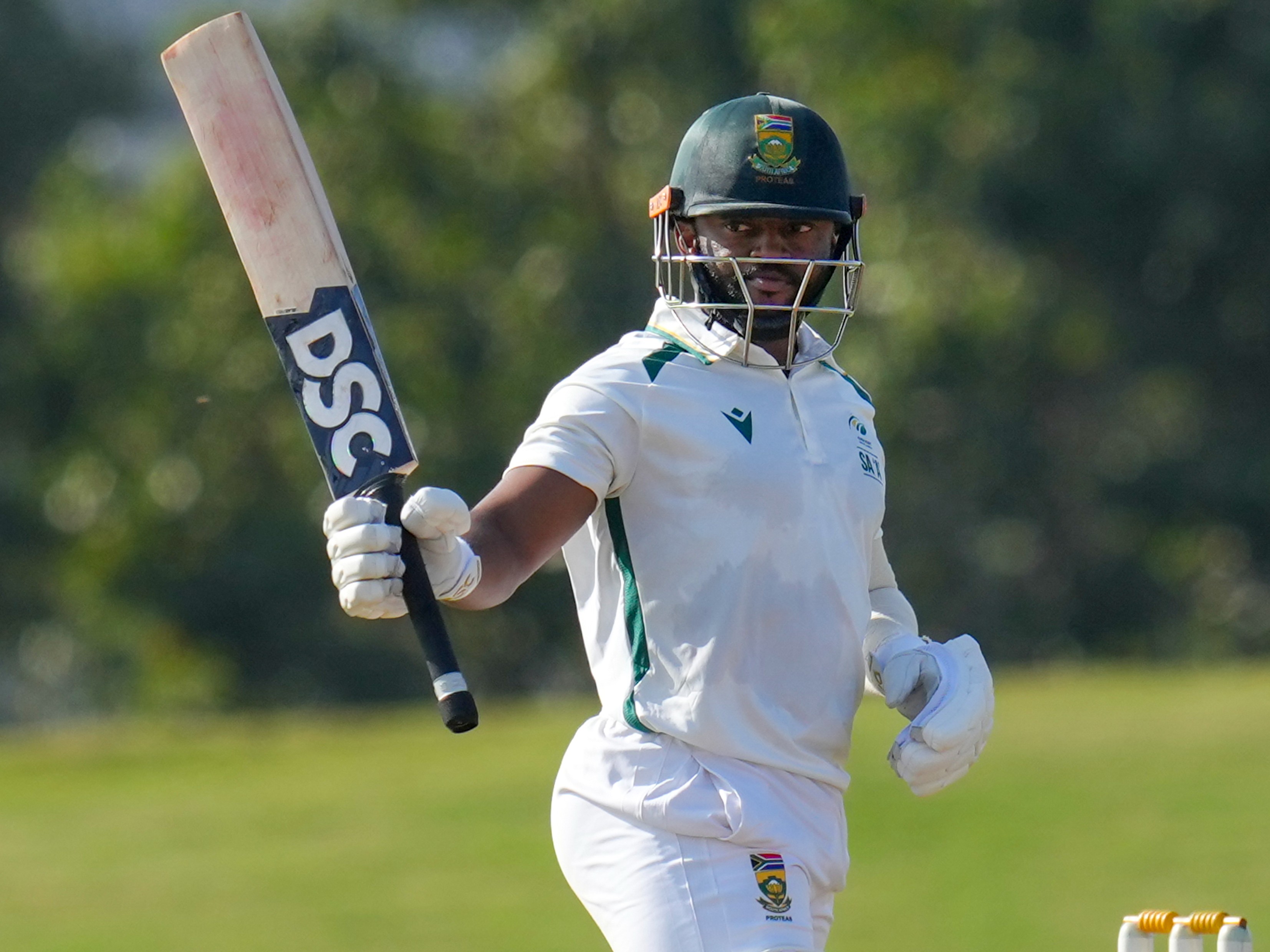 टेम्बा बावुमा साउथ अफ्रीका इंटरनेशनल टेस्ट टीम के कप्तान भी हैं। - Dainik Bhaskar