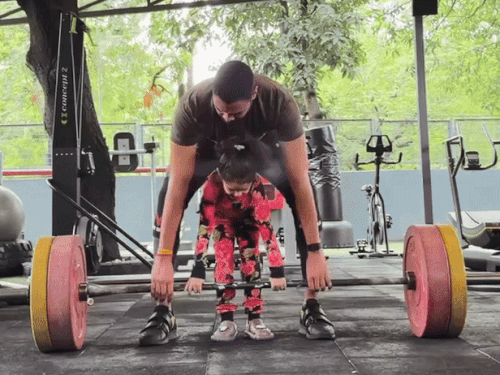 आईएएस जोरवाल अपनी बेटी के साथ सोशल मीडिया पर पोस्ट डालते रहते है।