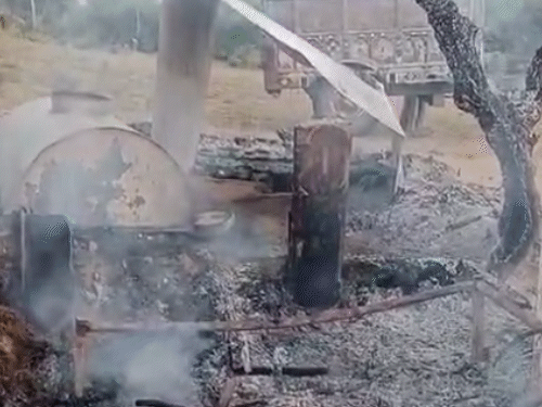 तस्वीर, उस टैंक की है जिसमें मासूम आग से बचने के लिए छिपा था।