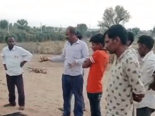 पूरा घर जलकर राख हो गया, केवल लोहे का सामान ही बचा था।