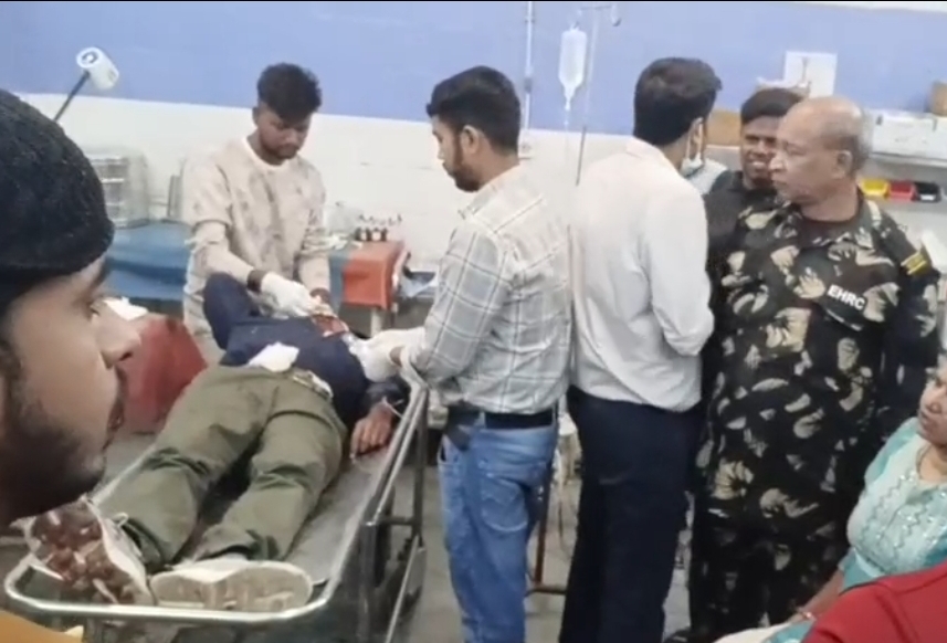 औरंगाबाद में ट्रक से टकराई सवारियों से भरी ऑटो:  मां-बेटा समेत 6 लोग घायल, तीन की हालत गंभीर; रेलवे स्टेशन ट्रेन पकड़ने जा रहे थे सभी – Aurangabad (Bihar) News