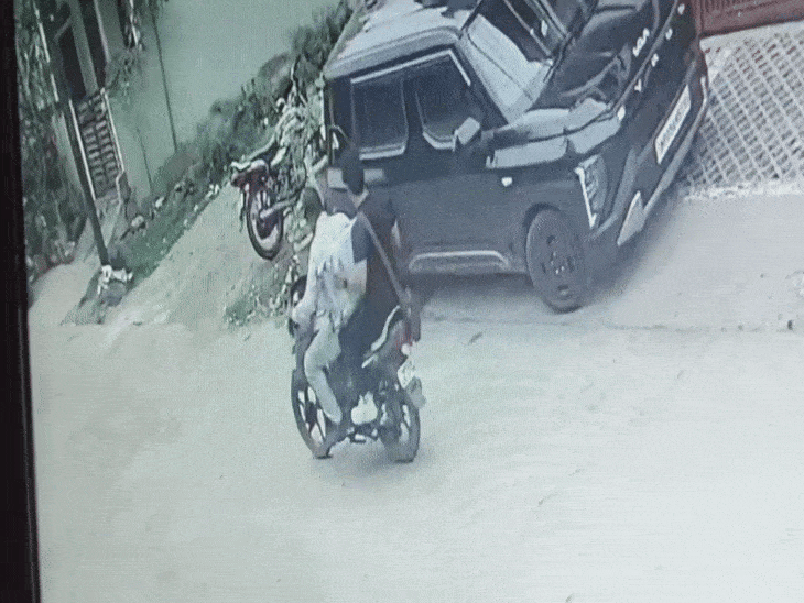 हनीमून पर जाने के लिए बाइक टैक्सी से घर से रवाना हुआ था राजा।