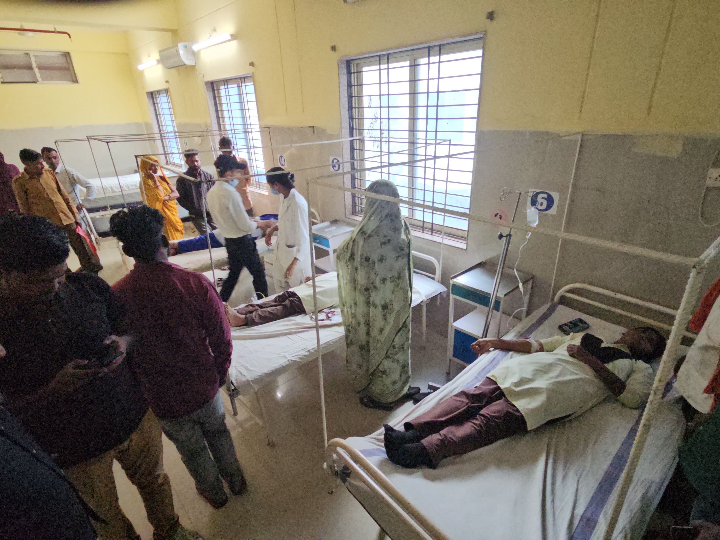 सभी छात्राओं का इलाज चल रहा है।