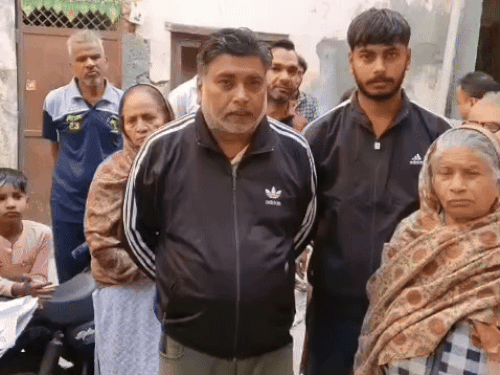 अपना पक्ष रखता ससुराल पक्ष से ससुर सुरजबान।