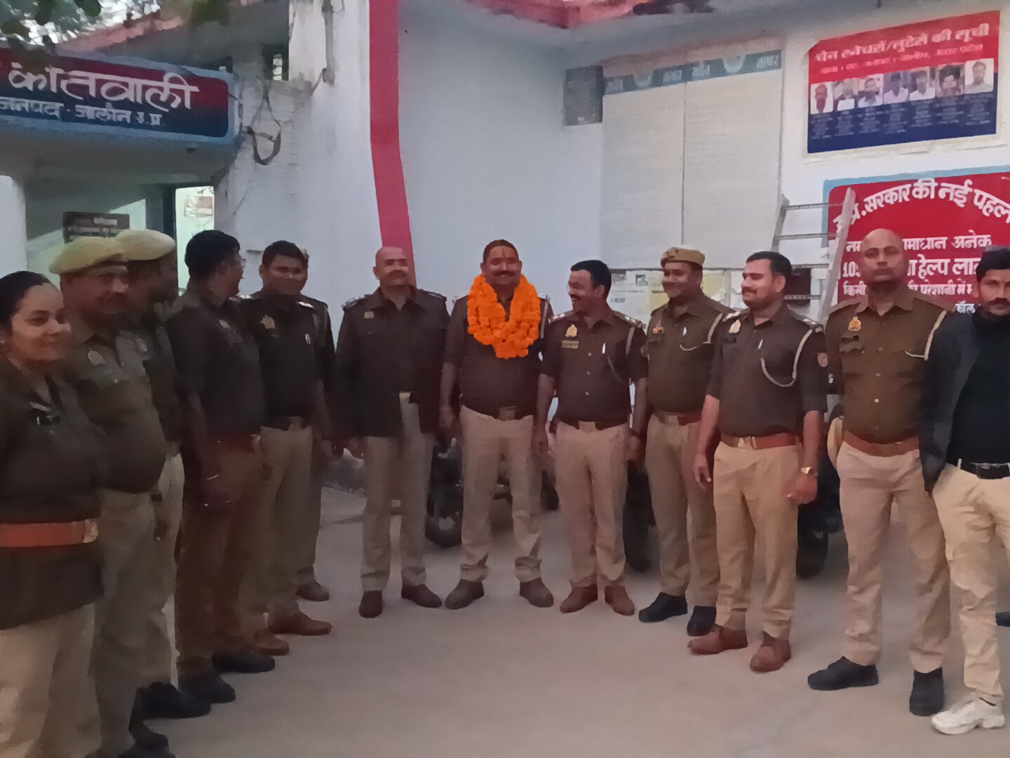 Sub-Inspector Amit Chaturvedi bid farewell to Police Station 8