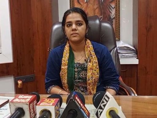 वन विभाग ने किए आईएफएस और एसएफएस अफसरों के तबादले:  कांग्रेस विधायक मुंजारे पर रिश्वत मांगने का आरोप लगाने वाली डीएफओ नेहा को हटाया – Bhopal News