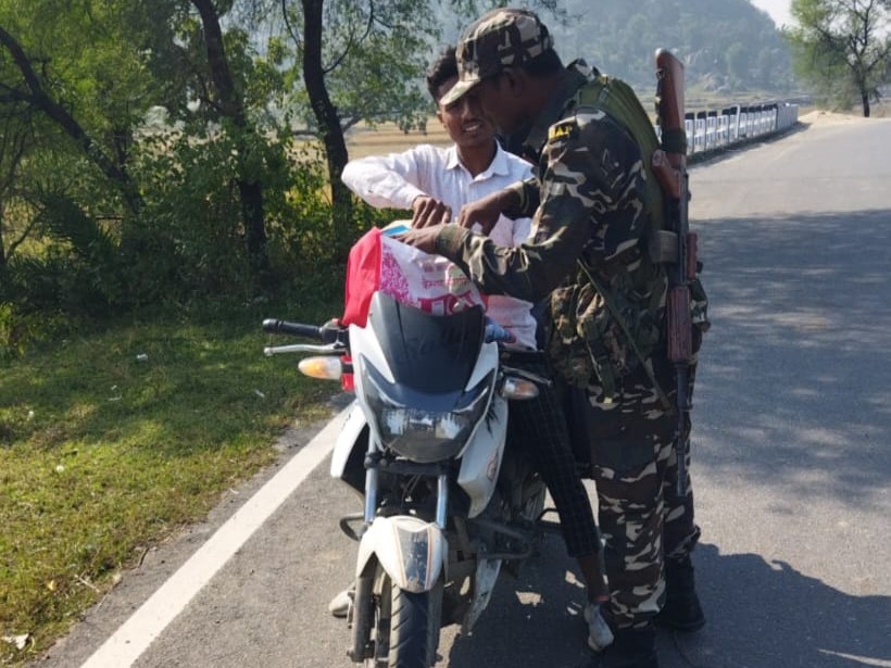 बिहार चुनाव की वजह से सीमावर्ती इलाकों में चौकसी बढ़ी:  पलामू में अवैध गतिविधियों पर रोक के लिए विशेष अभियान, गश्ती की गई तेज – Palamu News