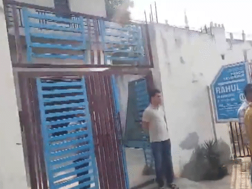 फरीदाबाद के इसी घर से 360 किलो विस्फोटक बरामद किया गया। जम्मू-कश्मीर और हरियाणा पुलिस का जॉइंट ऑपरेशन था।