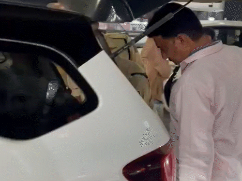 रायपुर में चेकिंग अभियान चलाया गया, पुलिस अलर्ट मोड पर है।