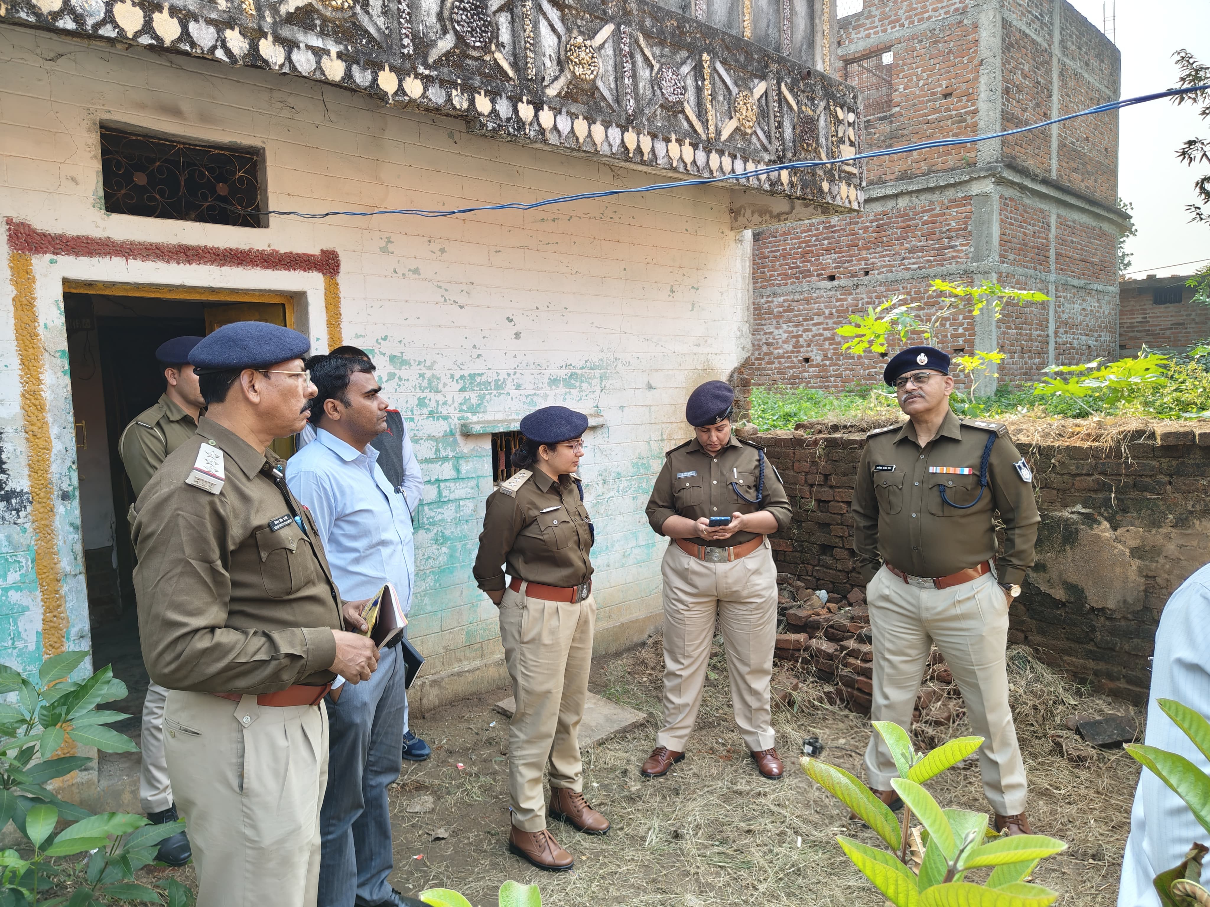 एसपी समेत पूरी टीम मामले की जांच कर रही है।