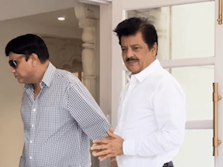 सिंगर उदित नारायण भी प्रेयर मीट में शामिल हुए।