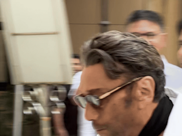 জ্যাকি শ্রফও সুলক্ষণা পণ্ডিতের প্রার্থনা সভায় যোগ দিয়েছিলেন।