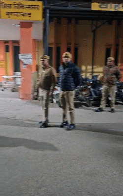 दोनों बदमाशों का जिला अस्पताल मुरादाबाद लाया गया है।