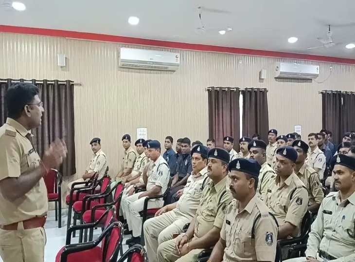 दिल्ली में ब्लास्ट के बाद छत्तीसगढ़ में हाई अलर्ट:  भीड़ वाले इलाकों में निगरानी के निर्देश; सड़क से लेकर सोशल मीडिया तक मॉनिटरिंग – Chhattisgarh News