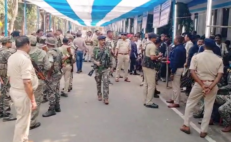 घाटशिला उप चुनाव कल; 300 बूथों पर मतदान:  34 दिनों से चला आ रहा चुनाव प्रचार थमा, बूथों में आज 12 सौ मतदान कर्मी हो रहे रवाना – Jamshedpur (East Singhbhum) News