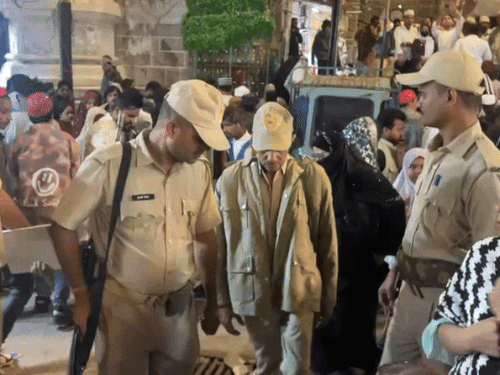 दिल्ली में ब्लास्ट के बाद अजमेर दरगाह की सुरक्षा बढ़ाई:  बाजार में हथियारबंद जवान तैनात, रेलवे स्टेशन पर जीआरपी-आरपीएफ ने चलाया सर्च ऑपरेशन – Ajmer News